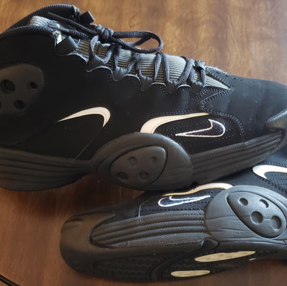 NIKE Flight 1 sz 11.5